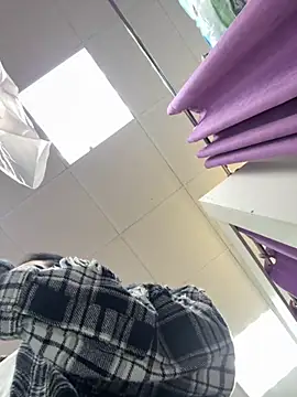 Snapshot of naughty_lucifer chatting on 09-24-25, 04:43 naughty lucifer online show from 09-24-25, 04:43