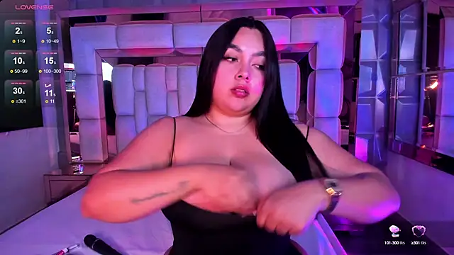 Snapshot of samantasm chatting on 03-04-25, 02:17 samantasm online show from 03-04-25, 02:17