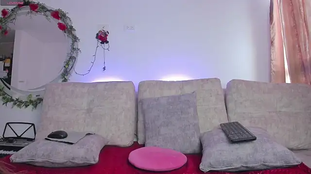 Snapshot of ssara_miranda chatting on 09-09-25, 06:07 ssara miranda online show from 09-09-25, 06:07