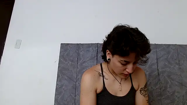 linda 33 online show from 11-14-25, 03:11