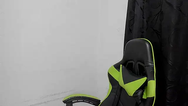 Snapshot of leila_22 chatting on 12-14-24, 06:09 leila 22 online show from 12-14-24, 06:09