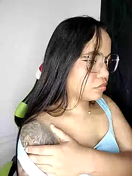 Snapshot of leila_22 chatting on 12-29-24, 12:30 leila 22 online show from 12-29-24, 12:30