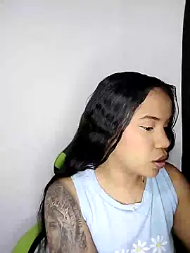 leila 22 online show from 01-26-25, 12:16