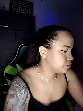 Snapshot of leila_22 chatting on 02-02-25, 07:25 leila 22 online show from 02-02-25, 07:25