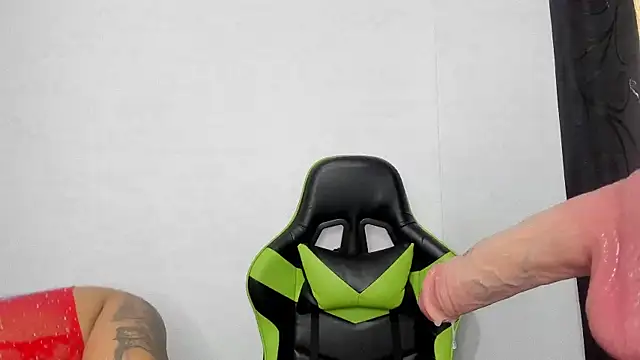 Snapshot of leila_22 chatting on 02-11-25, 01:09 leila 22 online show from 02-11-25, 01:09