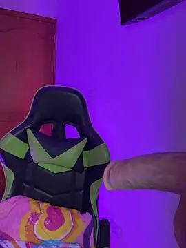 Snapshot of leila_22 chatting on 10-17-25, 06:38 leila 22 online show from 10-17-25, 06:38