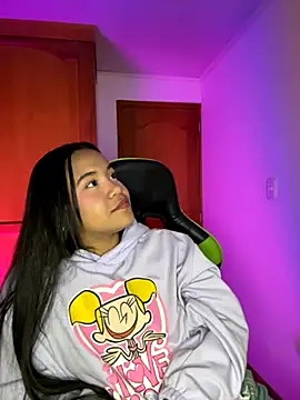 Snapshot of leila_22 chatting on 10-18-25, 07:20 leila 22 online show from 10-18-25, 07:20