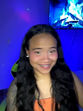 Snapshot of leila_22 chatting on 11-11-25, 08:14 leila 22 online show from 11-11-25, 08:14