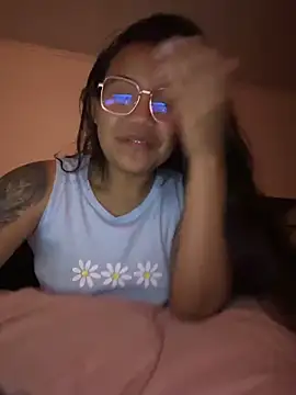 Snapshot of leila_22 chatting on 11-15-25, 09:06 leila 22 online show from 11-15-25, 09:06