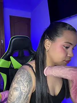 leila 22 online show from 04-05-26, 10:18