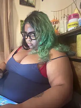 Snapshot of kweenxkarma chatting on 01-15-25, 06:01 kweenxkarma online show from 01-15-25, 06:01