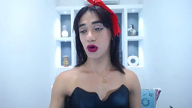 Snapshot of KatrinaQueen1 chatting on 03-18-25, 12:14 KatrinaQueen1 online show from 03-18-25, 12:14