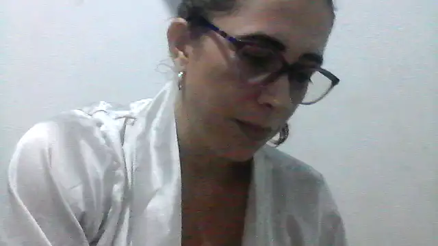 Snapshot of mademonsexy chatting on 10-04-25, 03:37 mademonsexy online show from 10-04-25, 03:37