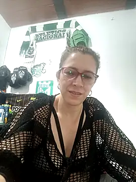 Snapshot of mademonsexy chatting on 10-07-25, 02:53 mademonsexy online show from 10-07-25, 02:53