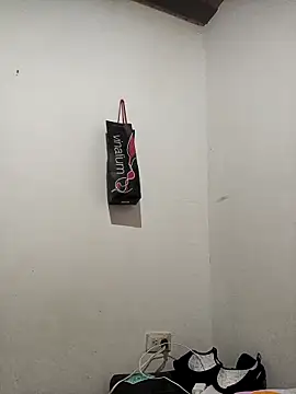 Snapshot of mademonsexy chatting on 11-22-25, 02:54 mademonsexy online show from 11-22-25, 02:54