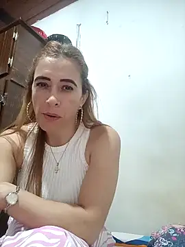 Snapshot of mademonsexy chatting on 11-23-25, 02:22 mademonsexy online show from 11-23-25, 02:22