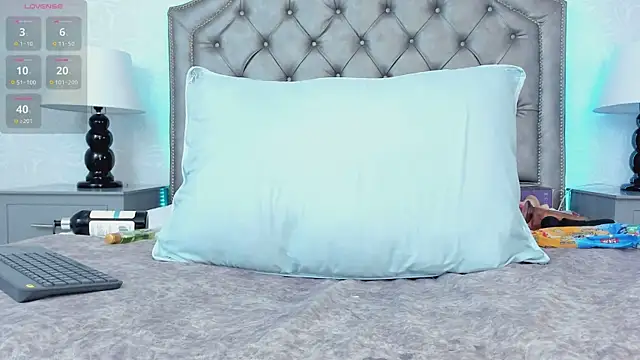 AdelaBrown online show from 12-11-24, 09:30