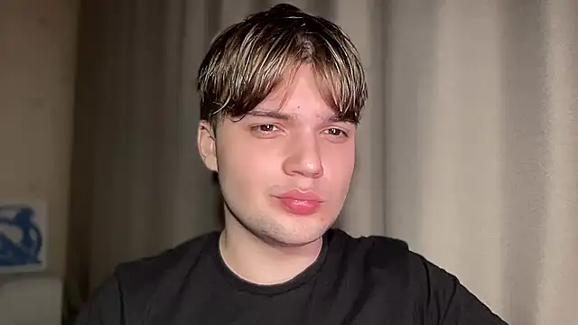 Snapshot of superfluboy_ chatting on 02-26-25, 03:30 superfluboy online show from 02-26-25, 03:30