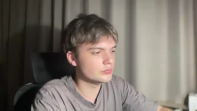 Snapshot of superfluboy_ chatting on 09-10-25, 04:07 superfluboy online show from 09-10-25, 04:07