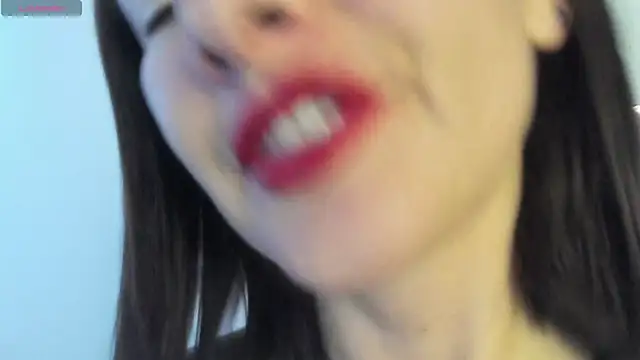 Snapshot of queen_fetish chatting on 05-31-26, 08:10 queen fetish online show from 05-31-26, 08:10
