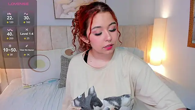 Snapshot of Atenea_cuteee chatting on 09-18-25, 02:13 Atenea cuteee online show from 09-18-25, 02:13