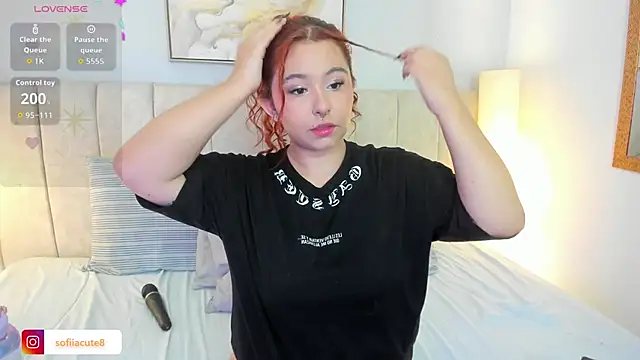 Snapshot of Atenea_cuteee chatting on 11-13-25, 02:10 Atenea cuteee online show from 11-13-25, 02:10