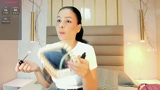 AnneDixie online show from 09-14-25, 03:05