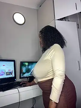 Bustygoddess32 online show from 06-22-26, 08:50