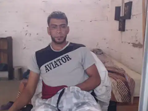 Snapshot of erik_alexander chatting on 02-08-25, 08:53 erik alexander online show from 02-08-25, 08:53