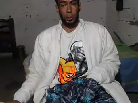 Snapshot of erik_alexander chatting on 03-05-25, 01:42 erik alexander online show from 03-05-25, 01:42