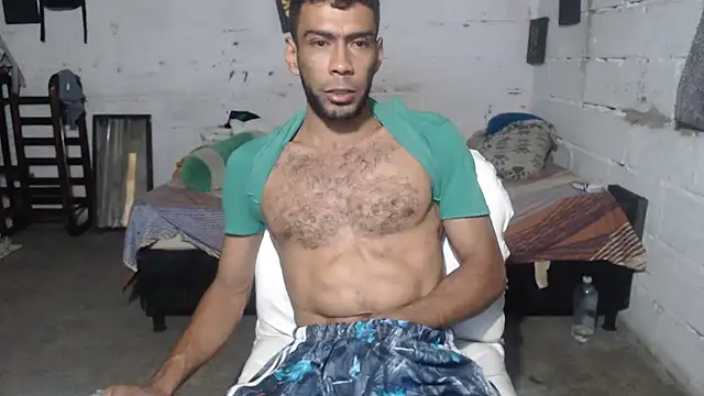 Snapshot of erik_alexander chatting on 10-23-25, 02:44 erik alexander online show from 10-23-25, 02:44