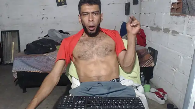 Snapshot of erik_alexander chatting on 10-27-25, 03:32 erik alexander online show from 10-27-25, 03:32