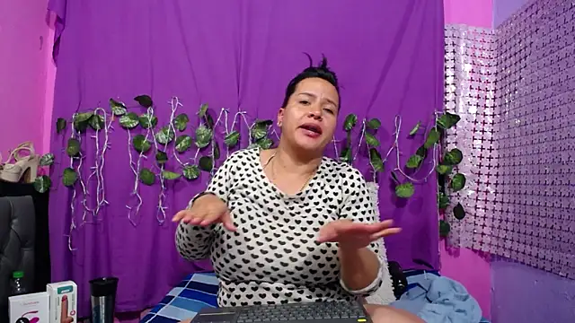 hazel 34 online show from 02-12-25, 12:58