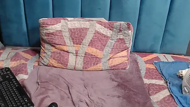 BLACKberry008 online show from 02-20-25, 06:57