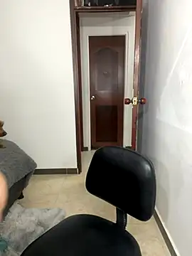 Charlotte cutee18 online show from 10-13-25, 11:27