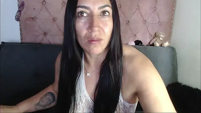 Snapshot of missbella1 chatting on 07-18-26, 08:23 missbella1 online show from 07-18-26, 08:23