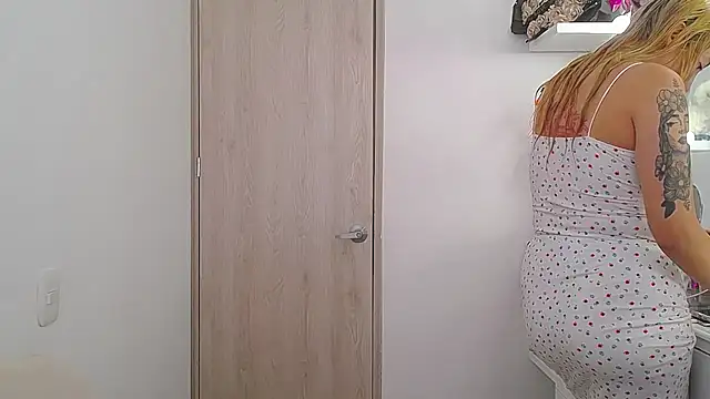 Barbie girl 69 online show from 04-01-26, 05:32