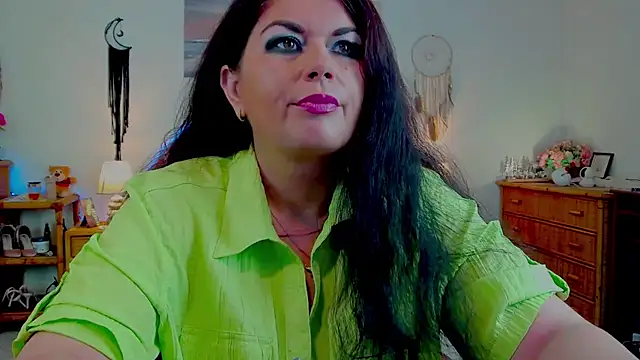 Snapshot of EllenGrace chatting on 07-21-26, 08:27 EllenGrace online show from 07-21-26, 08:27