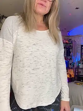 TrenaAnne online show from 02-18-25, 12:26