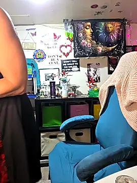 TrenaAnne online show from 02-28-25, 06:31