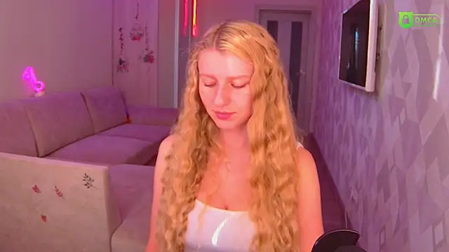 AmaliaQueen online show from 10-26-25, 01:17