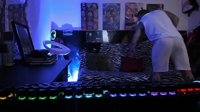 Snapshot of Sisoyalejo420 chatting on 12-14-25, 01:38 Sisoyalejo420 online show from 12-14-25, 01:38