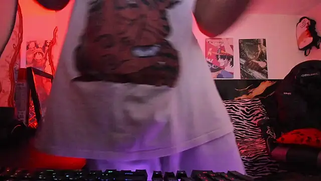 Snapshot of Sisoyalejo420 chatting on 12-16-25, 02:16 Sisoyalejo420 online show from 12-16-25, 02:16