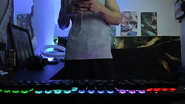 Snapshot of Sisoyalejo420 chatting on 12-17-25, 01:11 Sisoyalejo420 online show from 12-17-25, 01:11