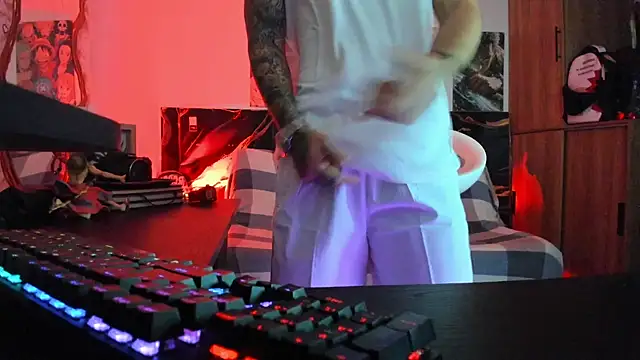 Snapshot of Sisoyalejo420 chatting on 01-10-26, 01:07 Sisoyalejo420 online show from 01-10-26, 01:07