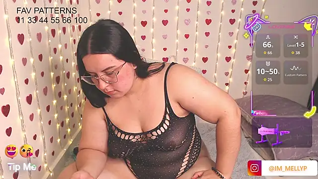 Snapshot of Mellyparker_ chatting on 04-22-26, 03:24 Mellyparker online show from 04-22-26, 03:24