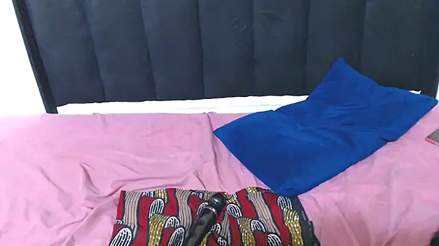 Snapshot of EBONY_WILD_ASS chatting on 09-27-25, 03:55 EBONY WILD ASS online show from 09-27-25, 03:55