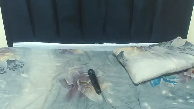 Snapshot of EBONY_WILD_ASS chatting on 10-31-25, 06:58 EBONY WILD ASS online show from 10-31-25, 06:58