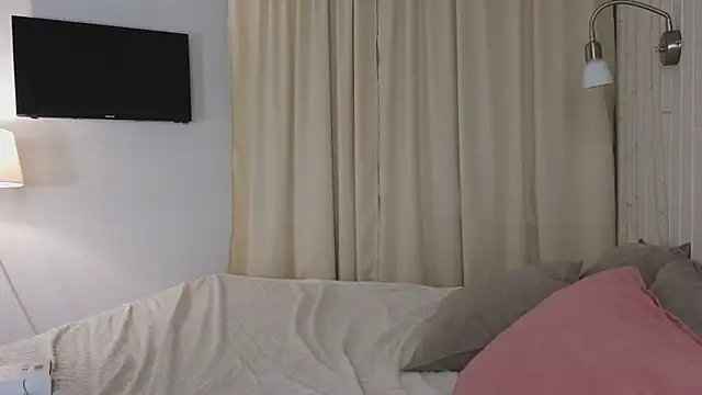 Beatrica Klein online show from 10-10-25, 03:44