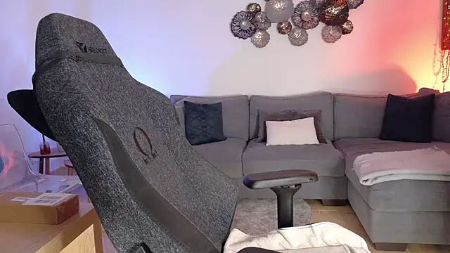 Snapshot of angela_88 chatting on 02-25-25, 07:36 angela 88 online show from 02-25-25, 07:36